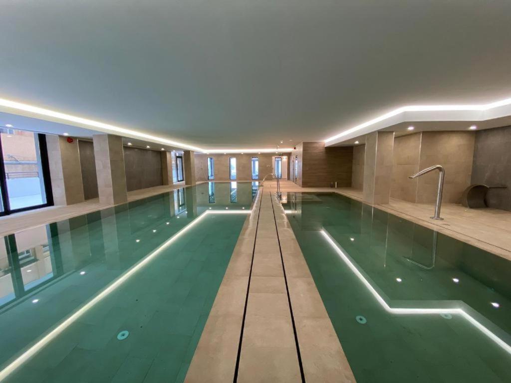 Cp Top Floor Luxury Studio With Spa And Pool Гибралтар Екстериор снимка