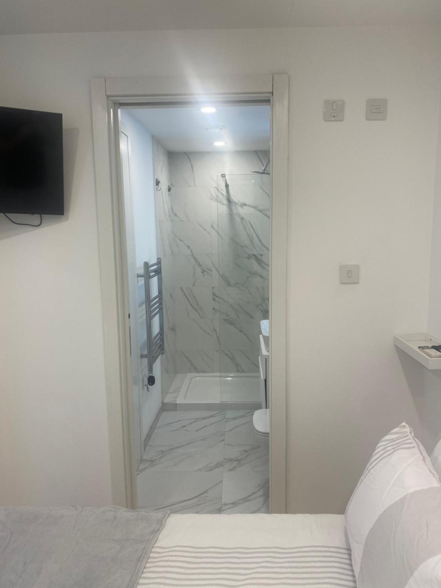Cp Top Floor Luxury Studio With Spa And Pool Гибралтар Екстериор снимка