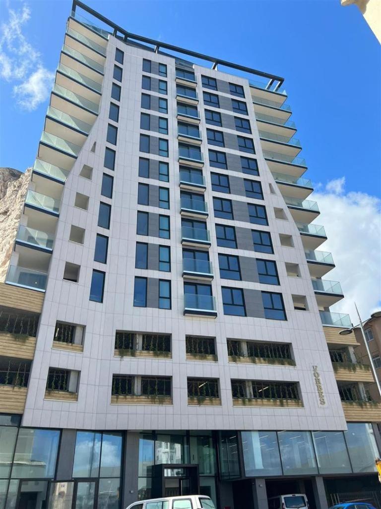 Cp Top Floor Luxury Studio With Spa And Pool Гибралтар Екстериор снимка