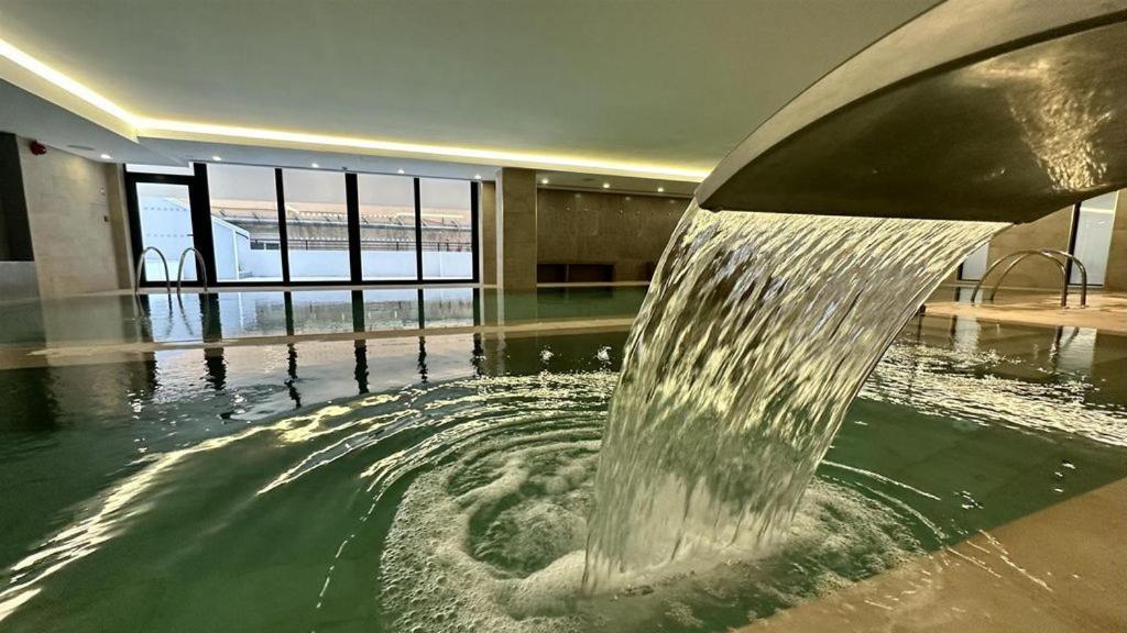 Cp Top Floor Luxury Studio With Spa And Pool Гибралтар Екстериор снимка